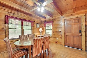Cabin w/ Hot Tub ~ 6 Mi to Downtown Gatlinburg!