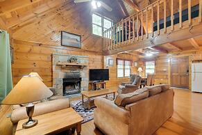 Cabin w/ Hot Tub ~ 6 Mi to Downtown Gatlinburg!