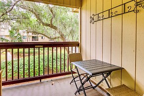Walk to Beach: Hilton Head Getaway w/ Balcony!