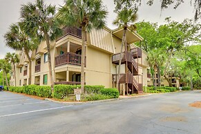 Walk to Beach: Hilton Head Getaway w/ Balcony!