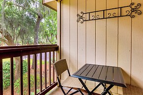 Walk to Beach: Hilton Head Getaway w/ Balcony!