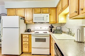 Walk to Beach: Hilton Head Getaway w/ Balcony!