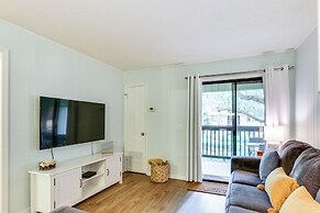 Walk to Beach: Hilton Head Getaway w/ Balcony!