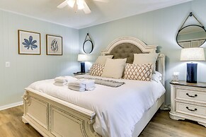 Walk to Beach: Hilton Head Getaway w/ Balcony!