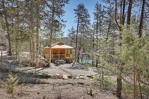 Cliffside Eureka Springs Cabin w/ Beaver Lake View
