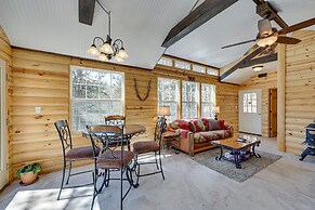 Cliffside Eureka Springs Cabin w/ Beaver Lake View
