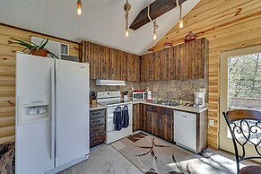 Cliffside Eureka Springs Cabin w/ Beaver Lake View