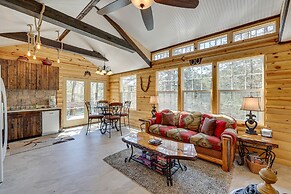 Cliffside Eureka Springs Cabin w/ Beaver Lake View