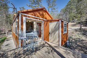 Cliffside Eureka Springs Cabin w/ Beaver Lake View