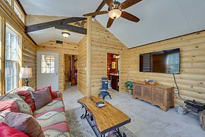 Cliffside Eureka Springs Cabin w/ Beaver Lake View