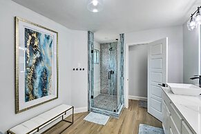 Luxury Granbury Home w/ Private Boat Dock!