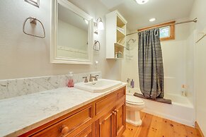 Secluded Cabin w/ Hot Tub Near Table Rock Lake!