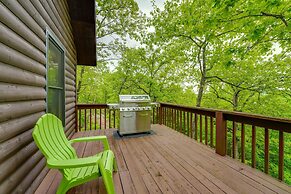 Secluded Cabin w/ Hot Tub Near Table Rock Lake!