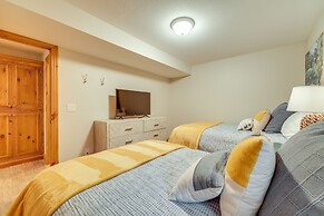 Secluded Cabin w/ Hot Tub Near Table Rock Lake!