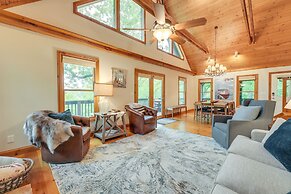 Secluded Cabin w/ Hot Tub Near Table Rock Lake!