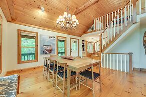 Secluded Cabin w/ Hot Tub Near Table Rock Lake!