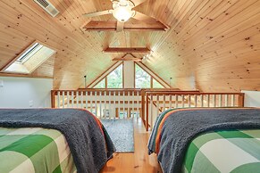 Secluded Cabin w/ Hot Tub Near Table Rock Lake!