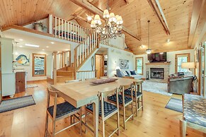 Secluded Cabin w/ Hot Tub Near Table Rock Lake!