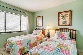 Bright Carolina Beach Condo: Public Beach On-site