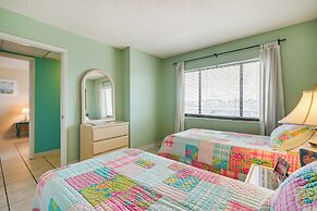 Bright Carolina Beach Condo: Public Beach On-site