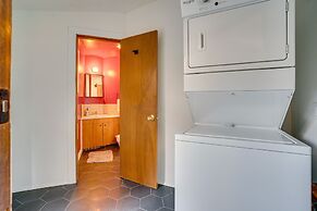 Colorful Lake Chelan Home w/ Saltwater Pool!