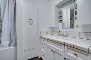 Colorful Lake Chelan Home w/ Saltwater Pool!