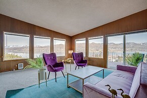 Colorful Lake Chelan Home w/ Saltwater Pool!
