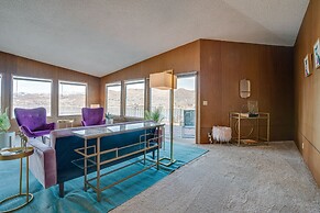 Colorful Lake Chelan Home w/ Saltwater Pool!