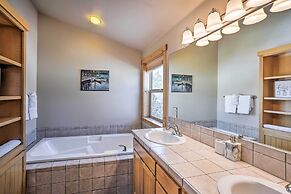 Family-friendly Oregon Vacation Home w/ Yard