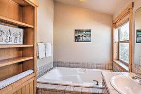 Family-friendly Oregon Vacation Home w/ Yard