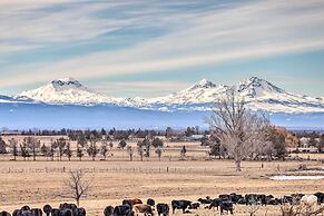 Beautiful Ranch Home w/ Cascade Mountain View