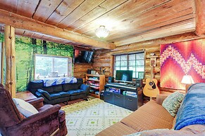 Cozy Elizabethtown Cabin w/ Fire Pit!