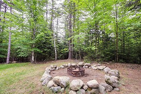 Cozy Elizabethtown Cabin w/ Fire Pit!