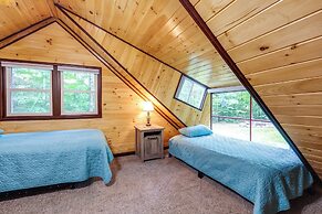 Cozy Elizabethtown Cabin w/ Fire Pit!