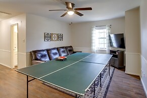 Roomy Houston Rental w/ Home Office & Private Pool