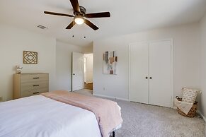 Roomy Houston Rental w/ Home Office & Private Pool