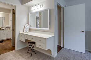 Roomy Houston Rental w/ Home Office & Private Pool