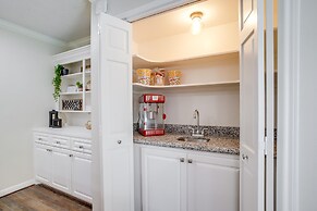 Roomy Houston Rental w/ Home Office & Private Pool