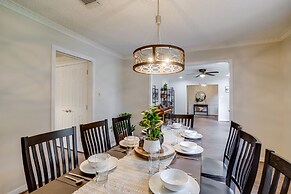 Roomy Houston Rental w/ Home Office & Private Pool