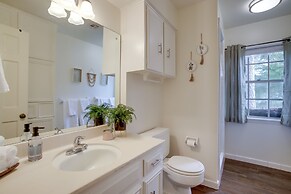 Roomy Houston Rental w/ Home Office & Private Pool