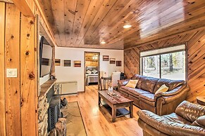 Deck & Grill: Pet-friendly Lakeside Cabin