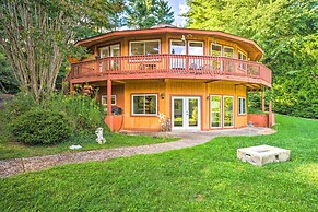 Lakefront Hendersonville Cabin Near Fishing!