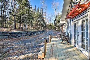 Stunning Monson Getaway on the Water!