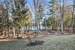 Stunning Monson Getaway on the Water!