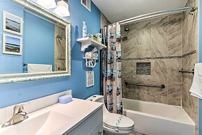 Hilton Head Resort Condo w/ Pool & Beach Access!