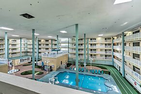 Hilton Head Resort Condo w/ Pool & Beach Access!