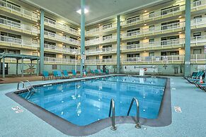 Hilton Head Resort Condo w/ Pool & Beach Access!