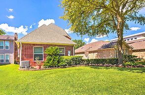 Beautiful Montgomery Home w/ Lakefront Deck!