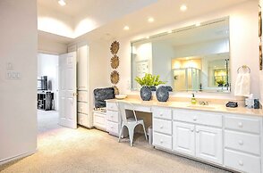 Beautiful Montgomery Home w/ Lakefront Deck!