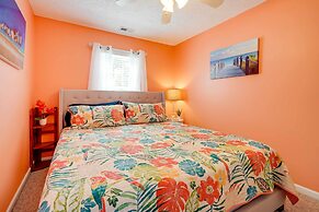 Oak Island Hideaway Hut ~ 1 Mi to Long Beach!